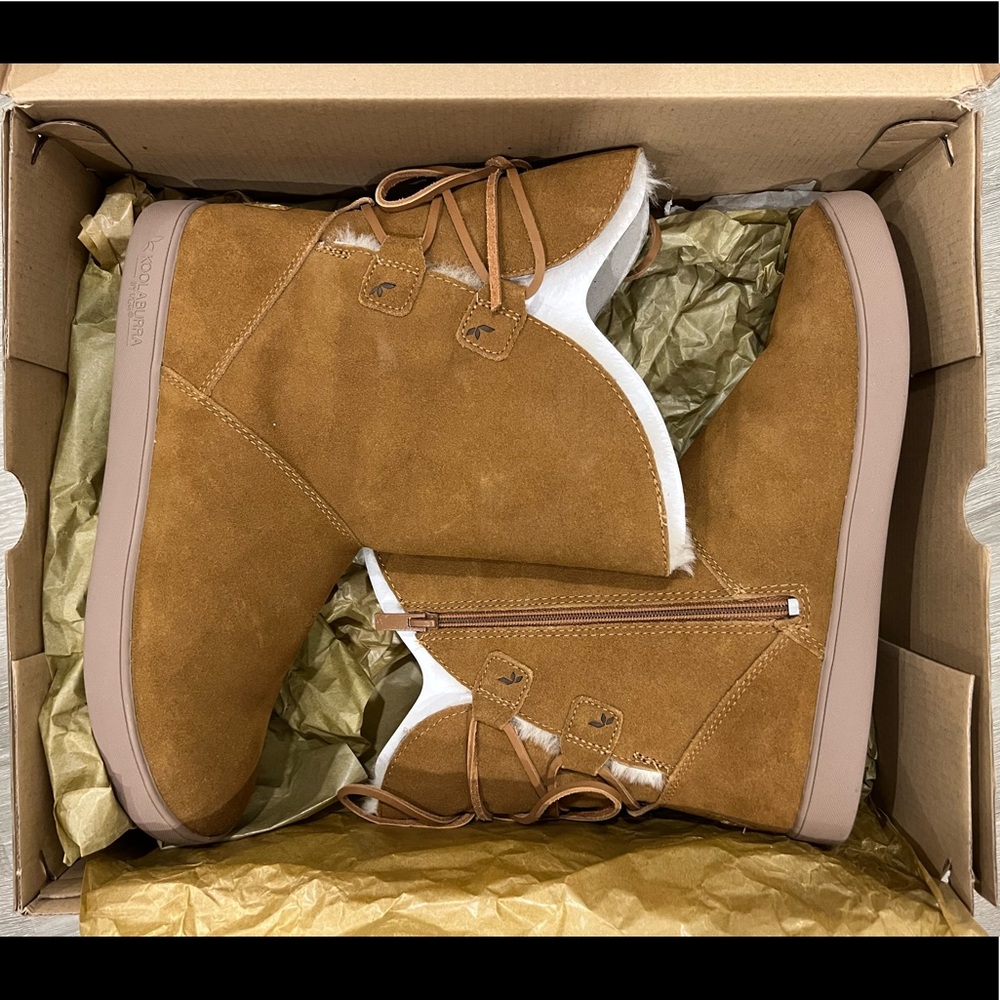 UGG Size 9 Koolaburra Boots, Chesnut Brown